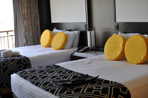 contemporary-resort-guest-room